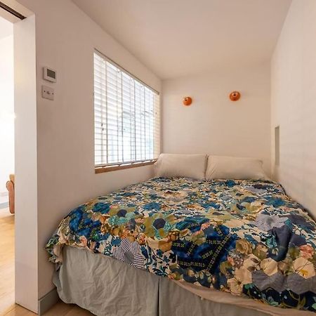 Lovely Self-Contained Basement Studio With Kitchen Londyn Zewnętrze zdjęcie