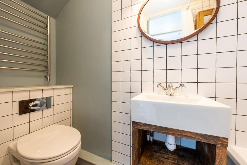 Lovely Self-Contained Basement Studio With Kitchen Londyn Zewnętrze zdjęcie