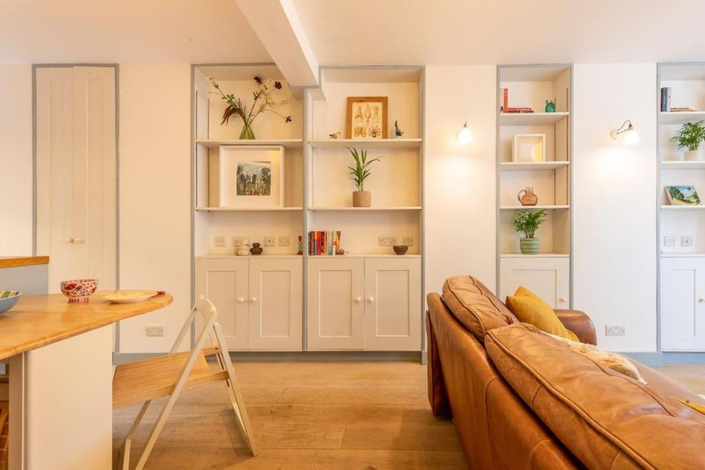 Lovely Self-Contained Basement Studio With Kitchen Londyn Zewnętrze zdjęcie